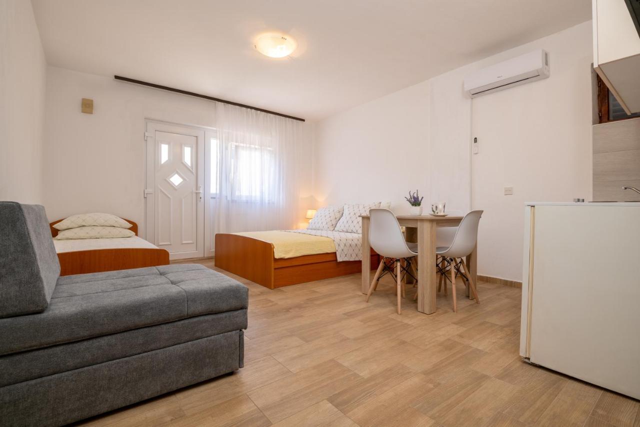 Apartmani Frane Неум Екстериор снимка