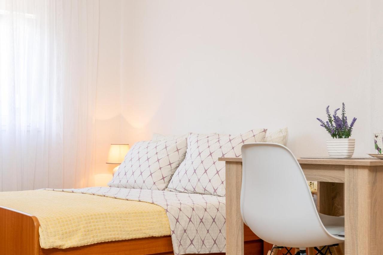 Apartmani Frane Неум Екстериор снимка